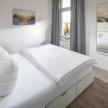 Regina Maris, 2 Apartment *